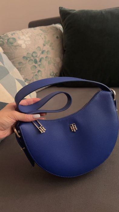 tommy hilfiger чанта