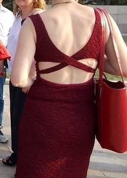 Дамска рокля с лек брокат