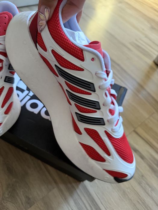 Оригинални нови бяло/червени маратонки Adizero Aruku! 42 н