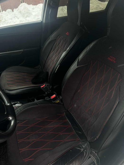 Продам чехлы на авто