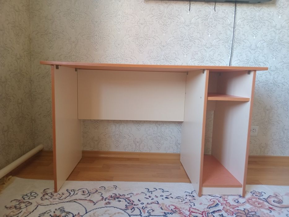 Стол для компьютера