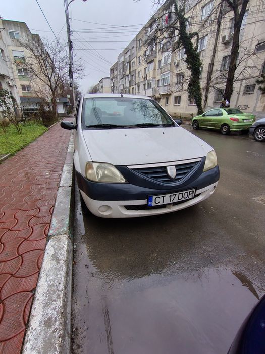 Vând Dacia logan