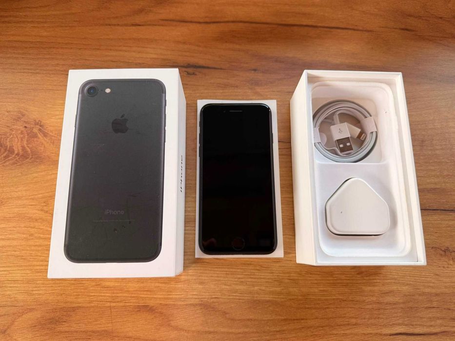 iPhone 7 128GB Black + Зарядно + Kутия