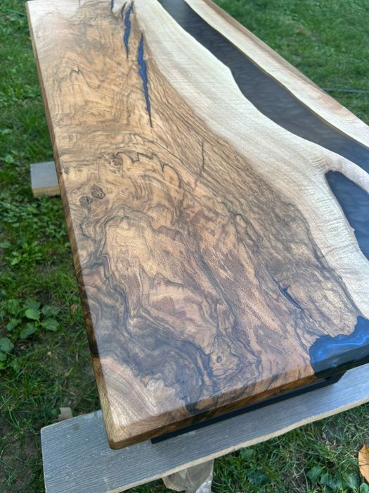 Mese și măsuțe din stoc sau la comanda