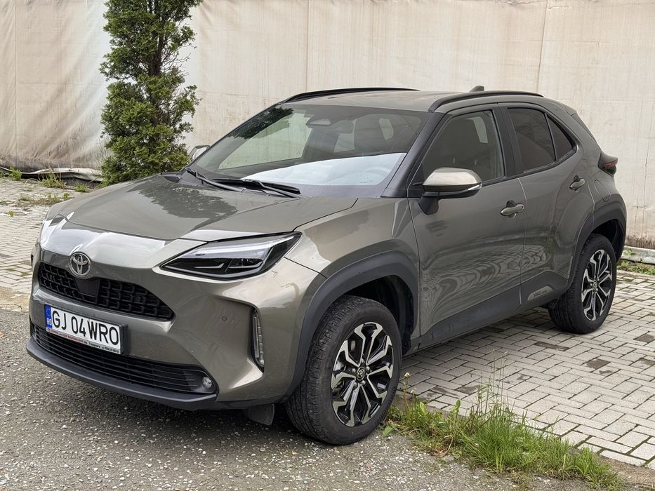 Toyota Yaris Cross 1.5 Hybrid Dynamic FWD 2025 usor avariat bara fata