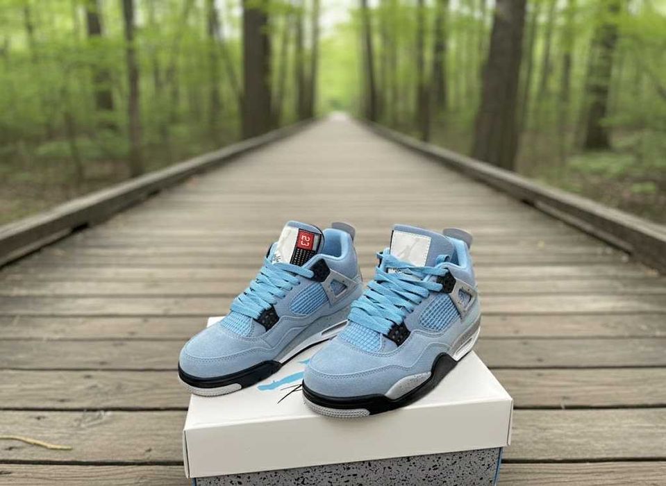 Jordan 4 Retro UNIVERSITY Blue