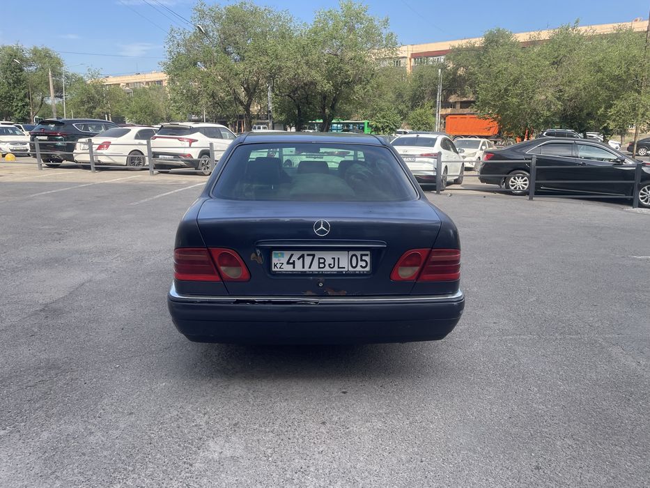 Mercedes Benz E280