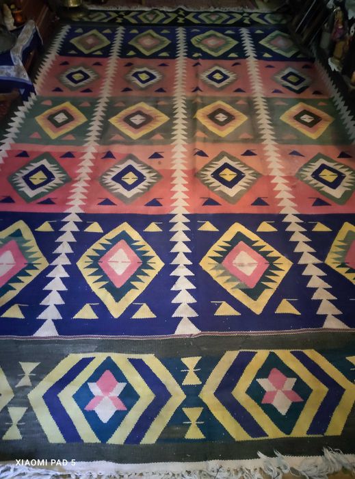 Красивый   гилам , двухсторонний,ручной работы. 3,70х2.20м