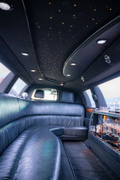 Închiriez Limuzina pentru evenimente