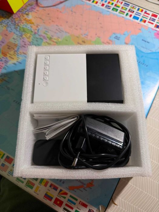 Mini-Videoproiector portabil LED