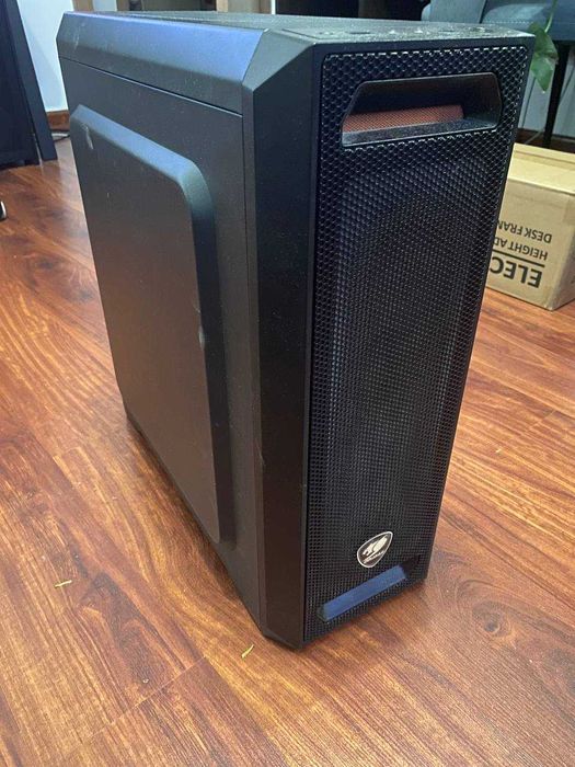 Корпус cougar ATX.