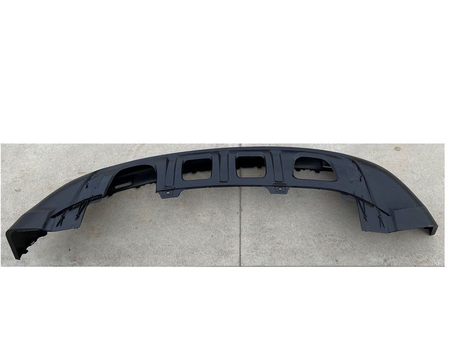 Spoiler bara spate spate Vw Tiguan (5n), 09.2007-04.2011, cu orificiu de evacuare, cu gaura pt. auto pilot , 4 gauri senzori parcare, (nu este compatibil la modele cu carlig remorcare)