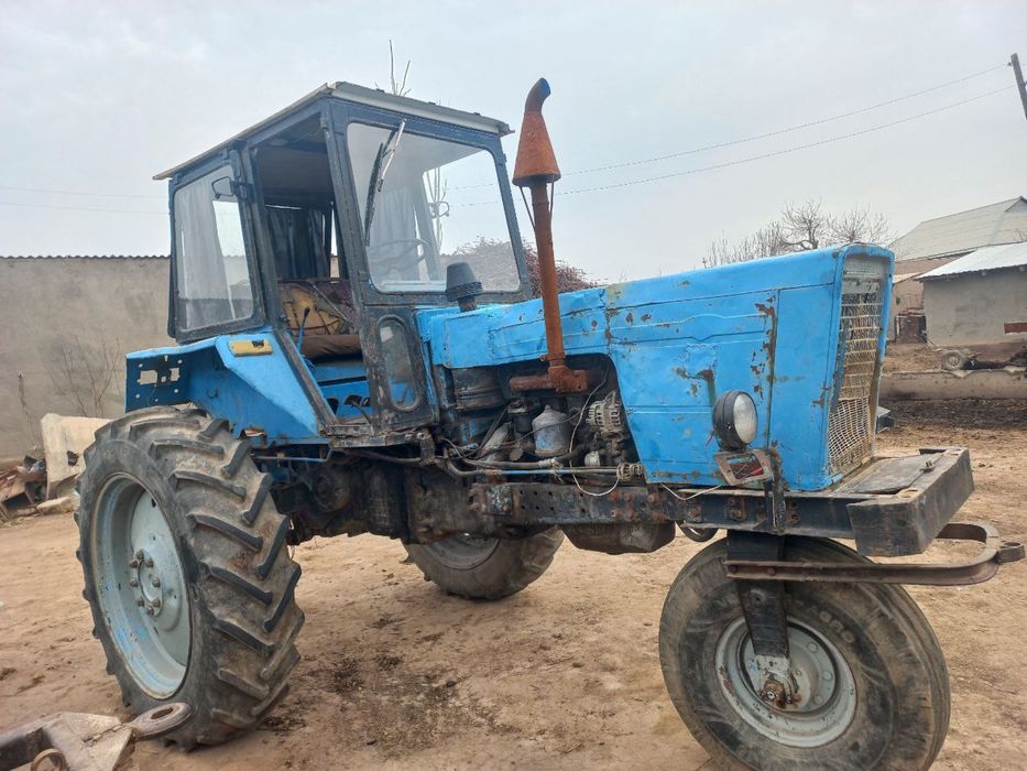 MTZ -80 traktor sotiladi