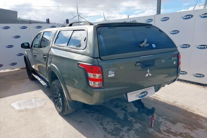 Dezmembrez Mitsubishi L200 5 [2015 - 2020] Pickup 2.4 D MT (154 hp)
