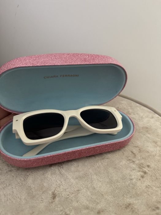 CHIARA FERRAGNI слънчеви очила