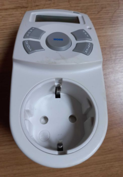 Седмичен програмируем таймер за контакт