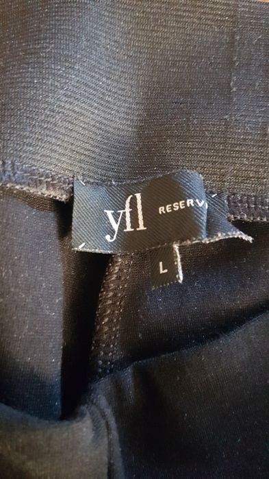Pantaloni Reserved negri