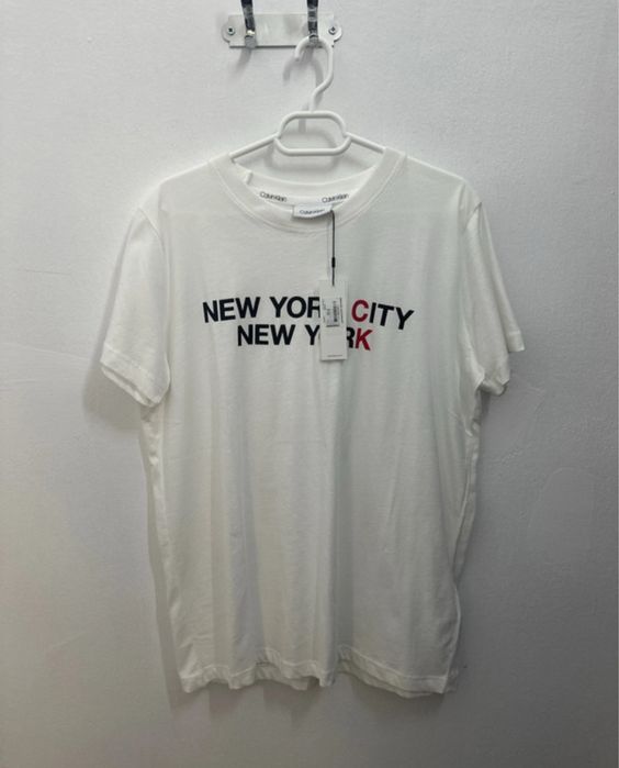 Tricou Calvin Klein marimi disponibile M/L/XL