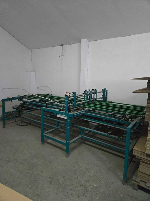 Полуавтоматична Машина за залепване на кашони