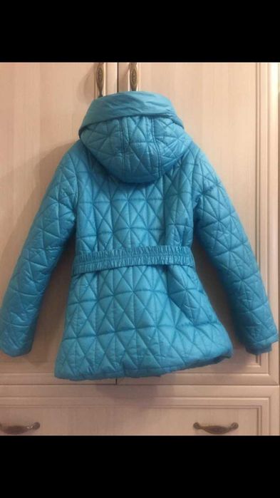 Продам - куртки на девочку