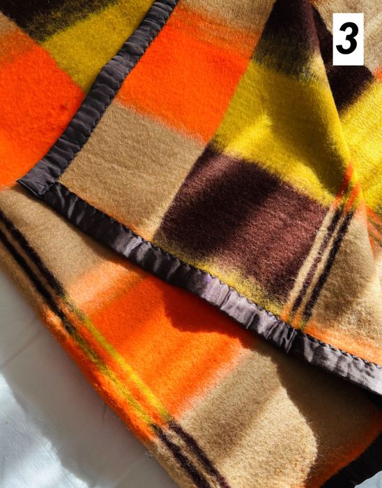 Неизползвани вълнени одеяла