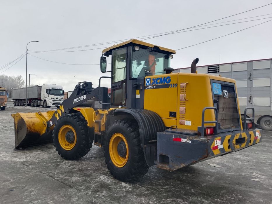 Погрузчик XCMG LW300FN