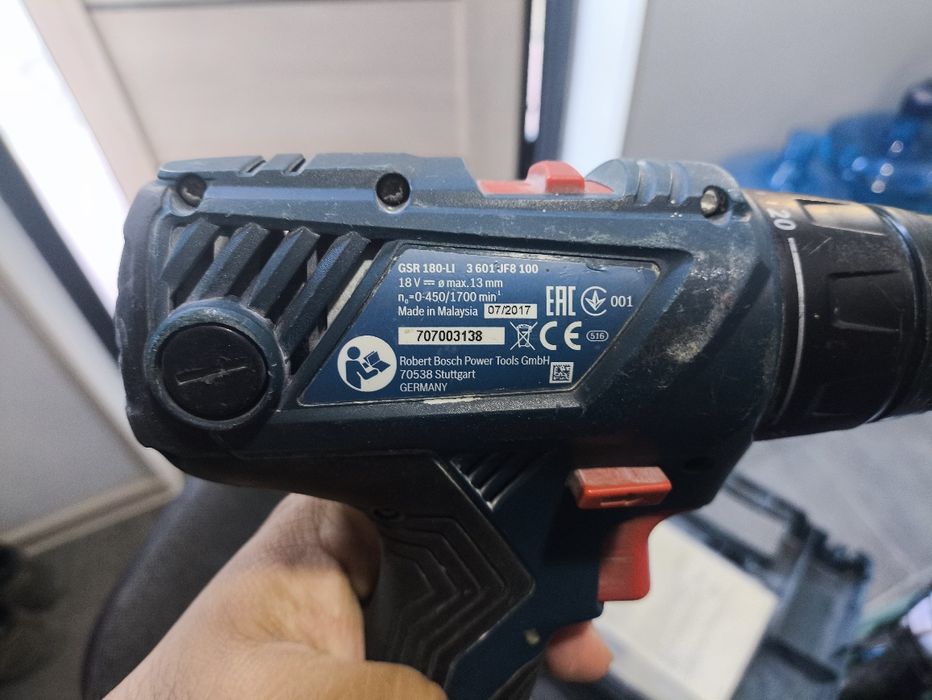 Шуруповерт Bosch 18V