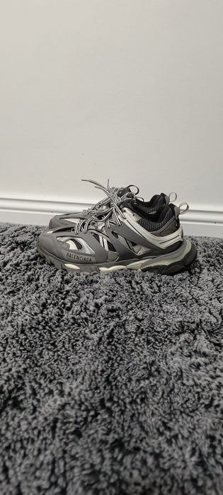 Balenciaga track