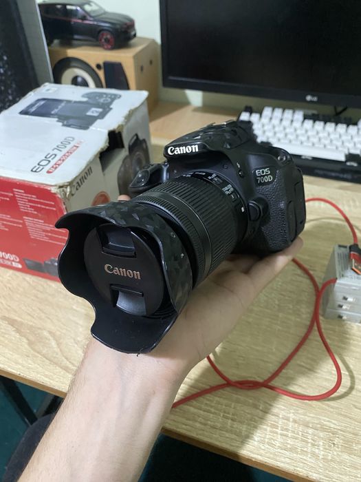 Canon EOS 700D Kit