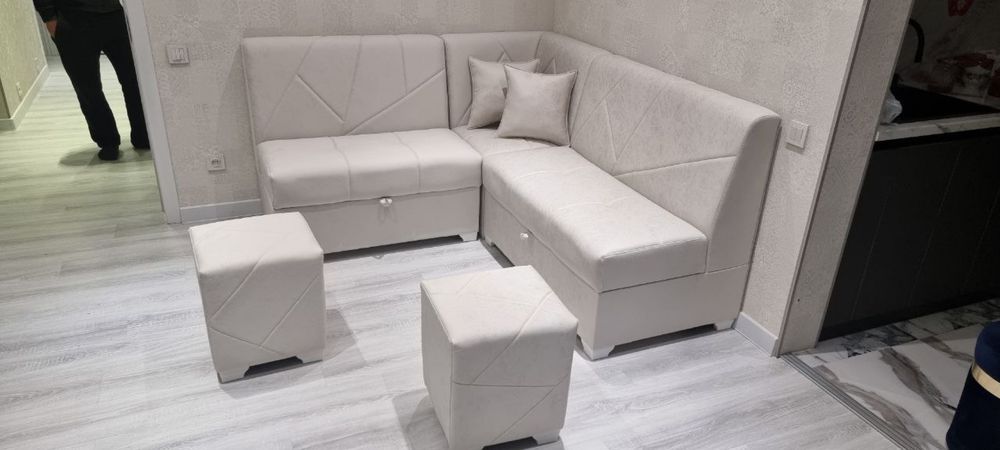 Мягкий кухонный уголок