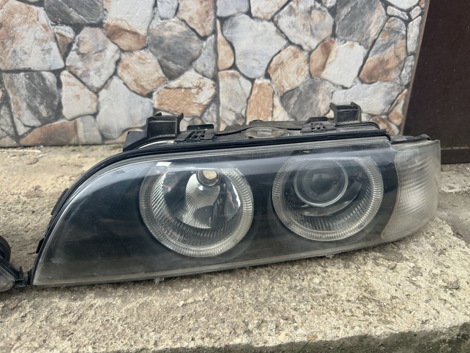 Hella  оригинал фарове за Е39