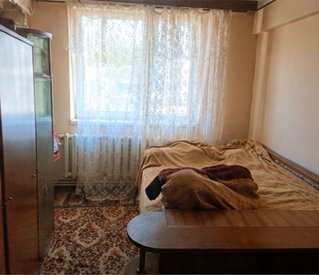 Vand apartament 3 camere central str Dumitru Furtuna