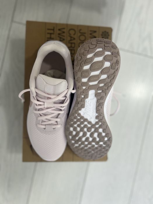 Продам новые кросовки Nike