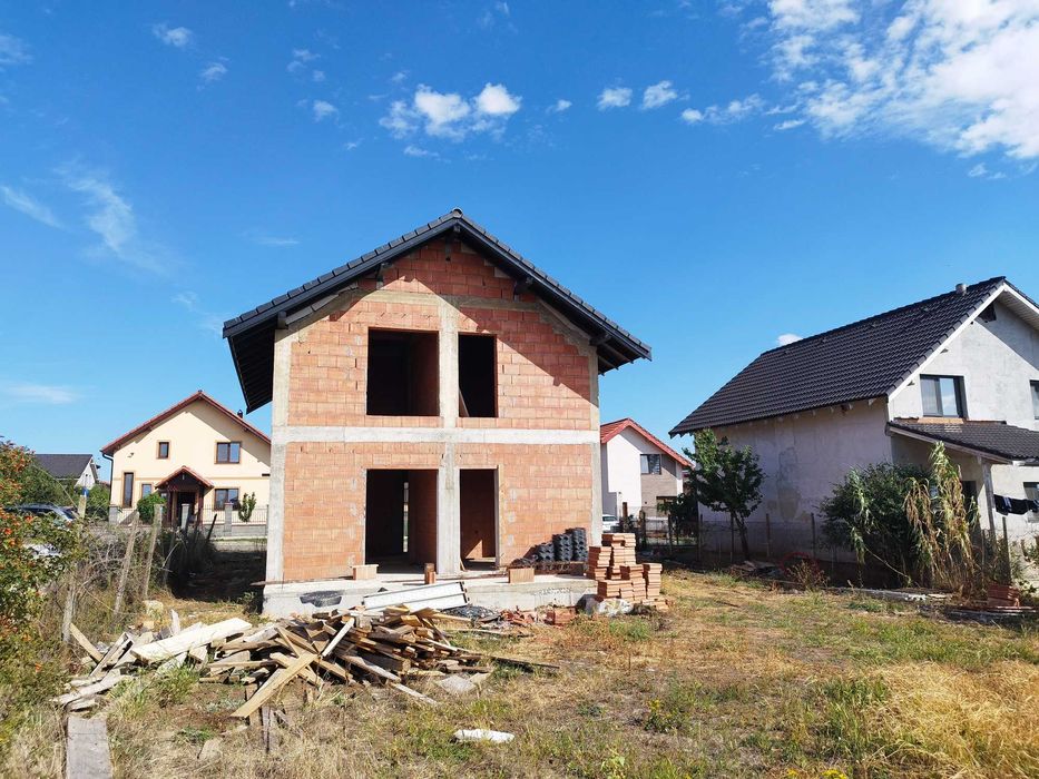 Vând Casa La Rosu In comuna Giarmata