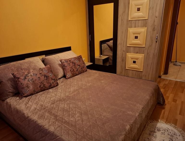 Дава се под наем Двустаен апартамент в Пловдив, Център - 50 кв.м за 425 € - Снимка #2