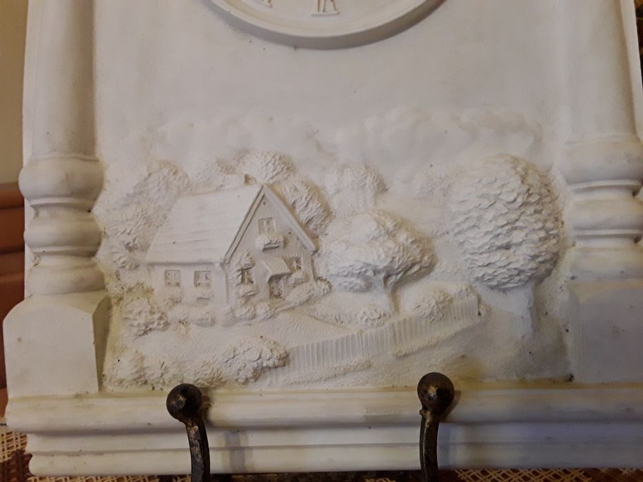 Ceas deosebit reprezentand un peisaj