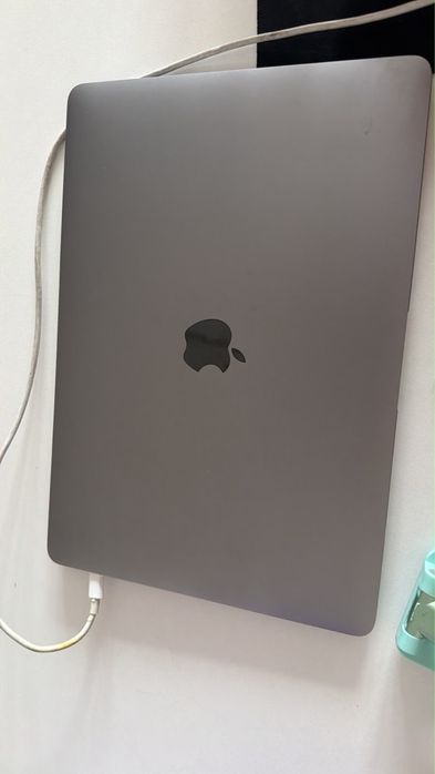 Apple mackbook m1 air 13
