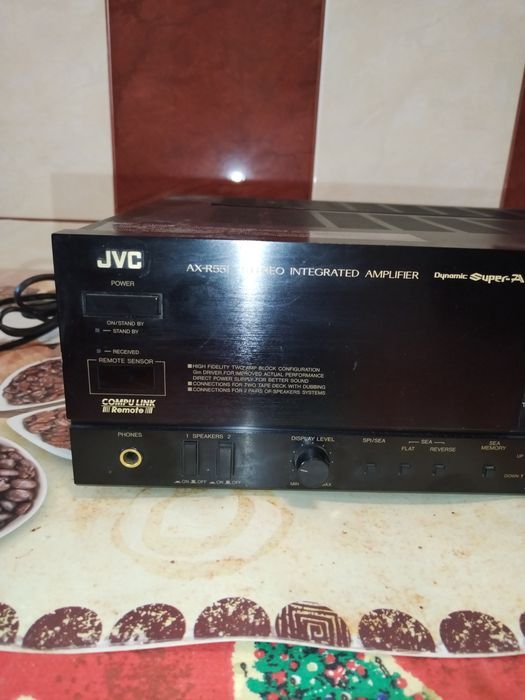 Vând amplificator JVC AX-R551