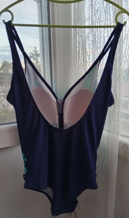 Бански дамски цял