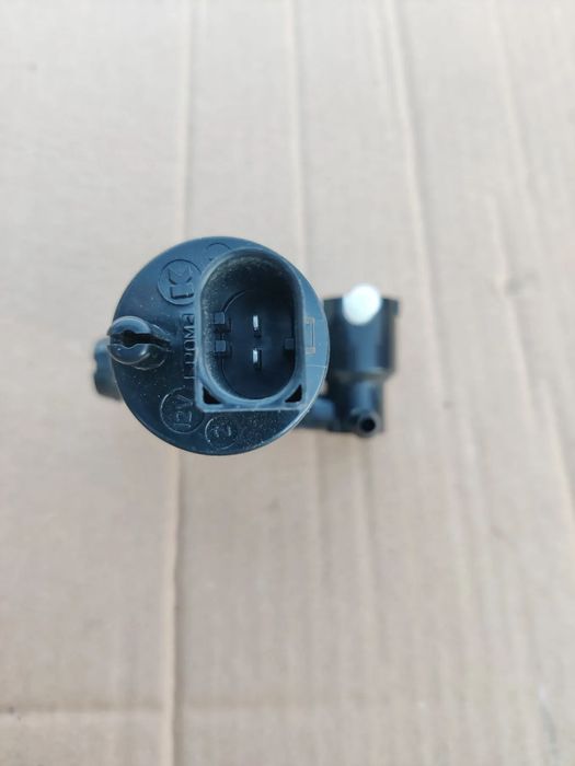 Pompa spalatori parbriz NOUA  Volvo XC40 C40 EX40 32237970