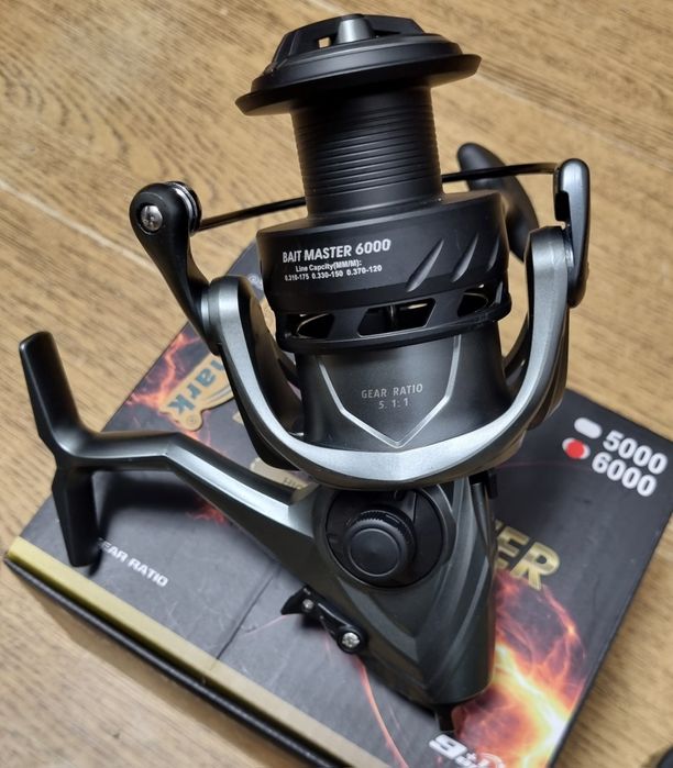 SET 3 Mulinete Crap EastShark BAIT MASTER 6000 cu BAITRUNNER New 2024