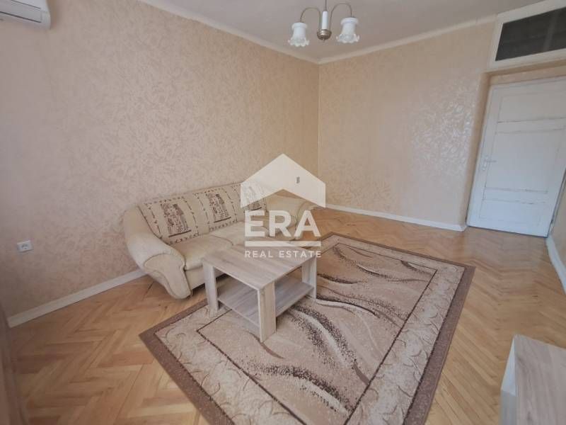 Дава се под наем Четиристаен апартамент в Варна, Окръжна болница - 98 кв.м за 614 € - Снимка #1