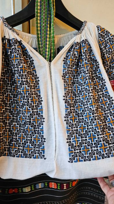 costum traditional de Gorj