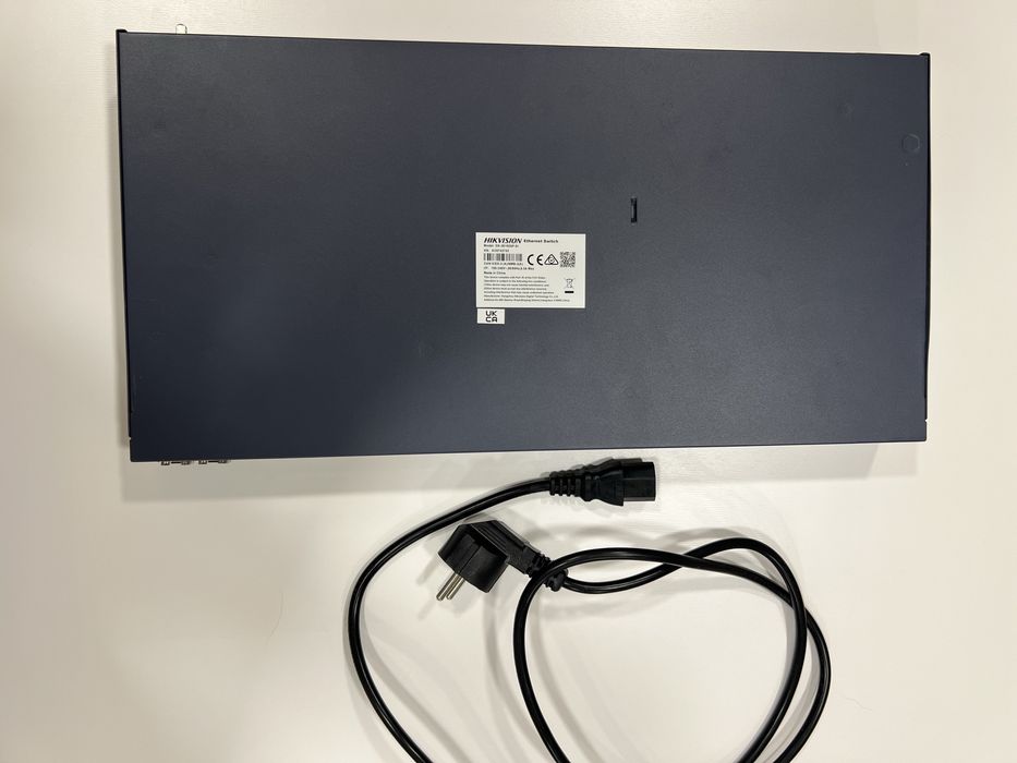 Гигабитов управляем суич Hikvision