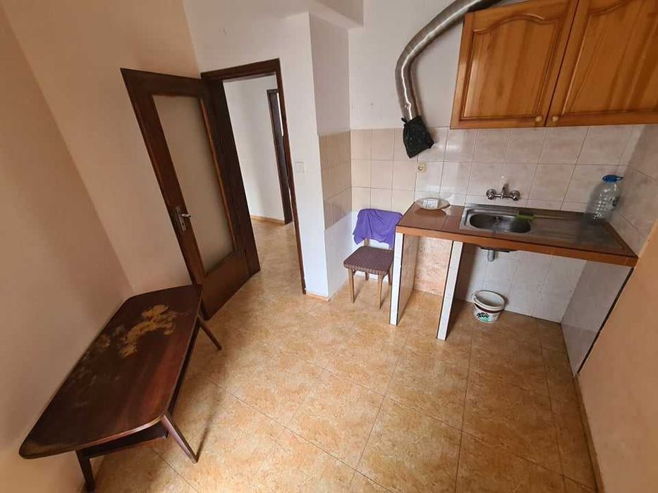 Дава се под наем Двустаен апартамент в Бургас, Възраждане - 72 кв.м за 153 € - Снимка #2