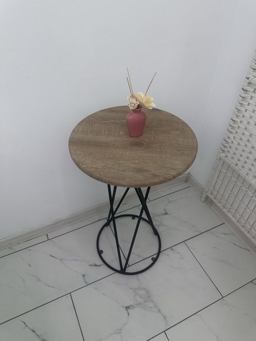 Стол Столик