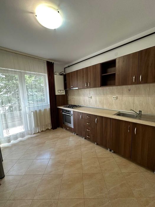 persoana fizica vand apartament