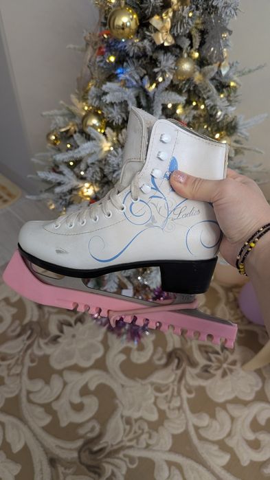 Продам коньки для девочки