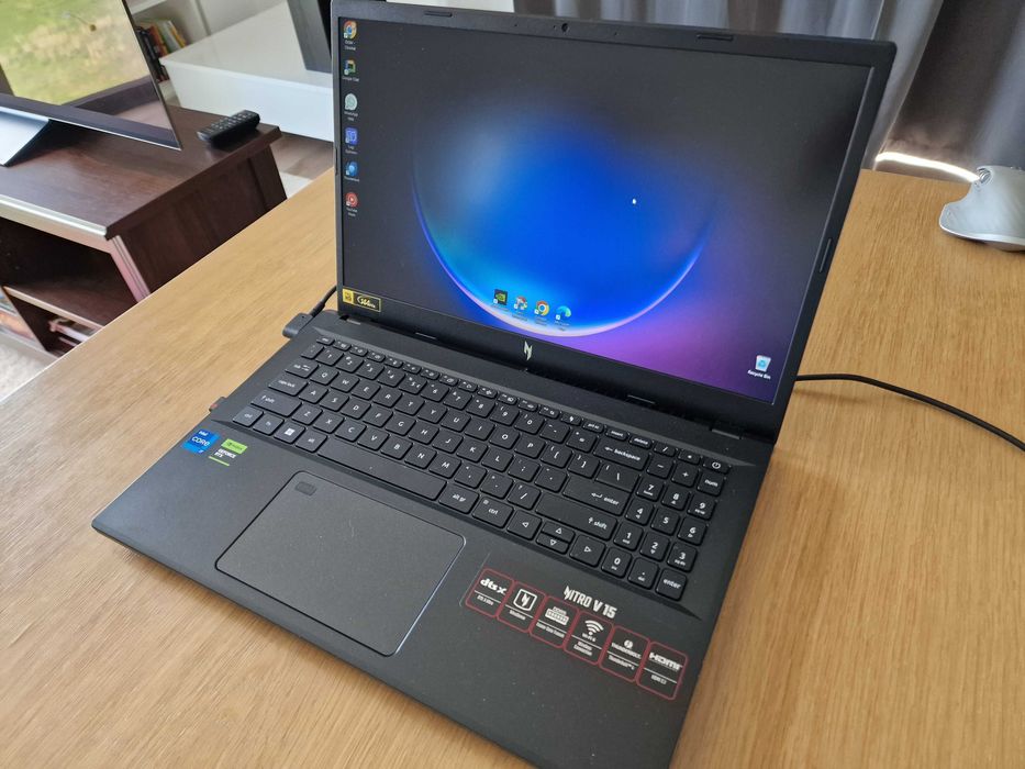 Laptop Gaming Acer Nitro V 15 i7-13620H RTX 4050 16GB SSD 512GB