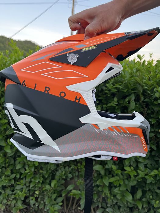 Мотокросна каска Airoh Strycker Skin orange matt